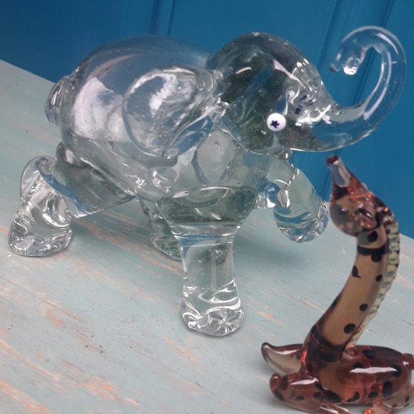 Glass Elephant Animal Figurine Hand Blown Bubble Glass Clear Handmade Glass Art - Picture 8 of 14